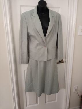 Vintage 70s PANTHER skirt/blazer Plus Size Suit (Greenish Grey Color)